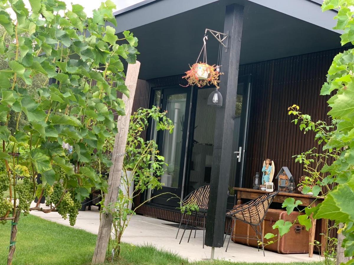 Life Contains Beautiful Things Villa Almere Bagian luar foto